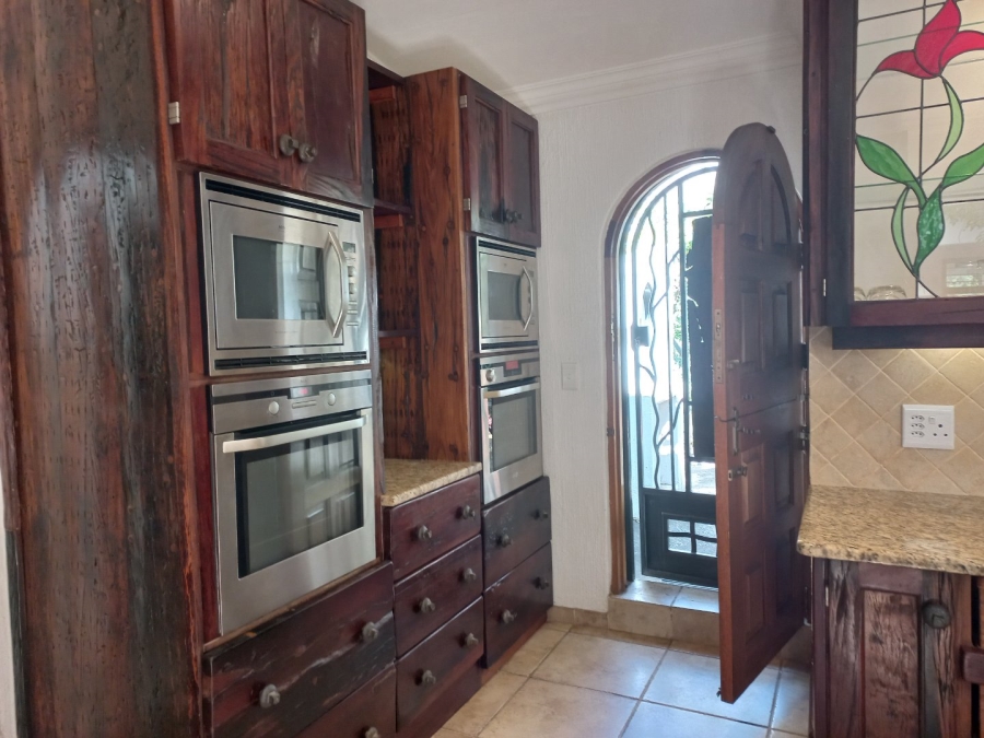 To Let 6 Bedroom Property for Rent in Morningside Manor Gauteng