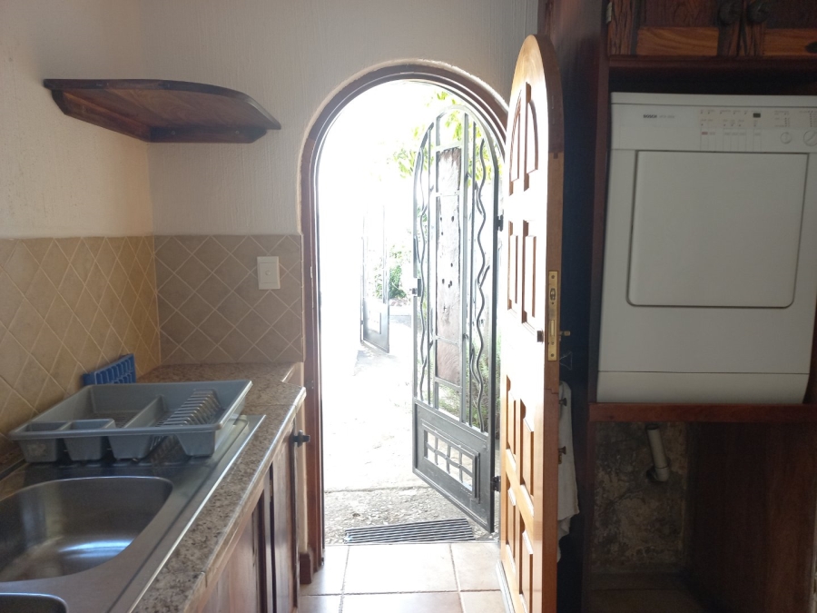 To Let 6 Bedroom Property for Rent in Morningside Manor Gauteng