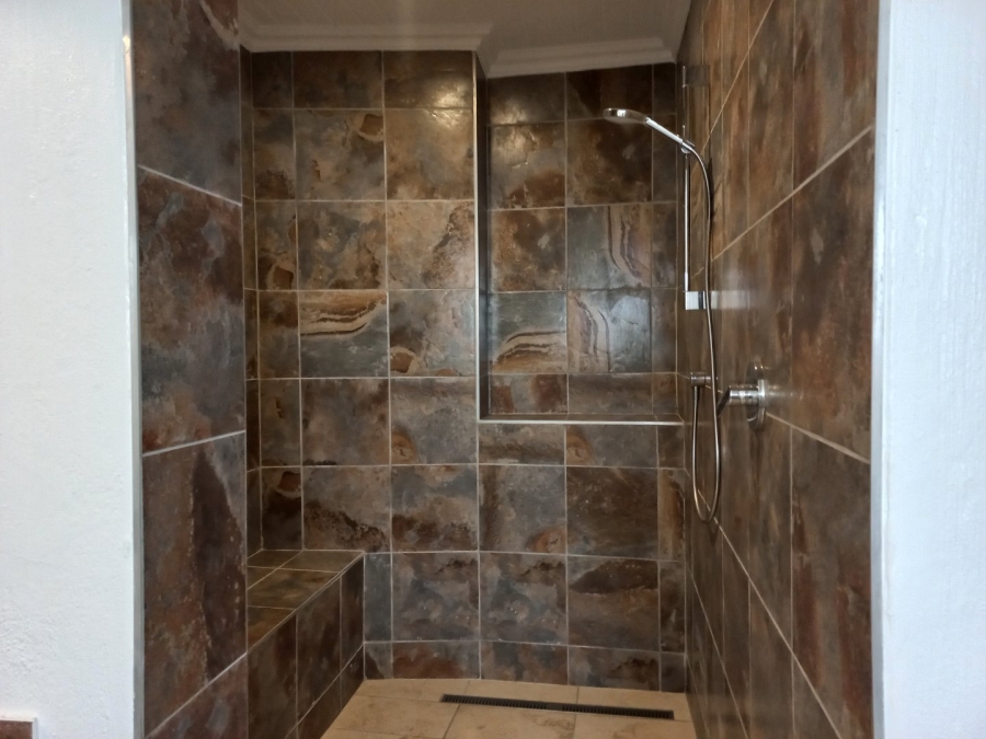 To Let 6 Bedroom Property for Rent in Morningside Manor Gauteng