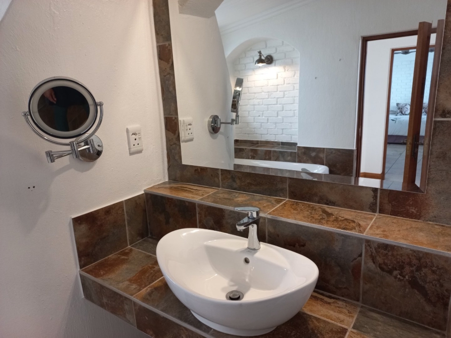 To Let 6 Bedroom Property for Rent in Morningside Manor Gauteng