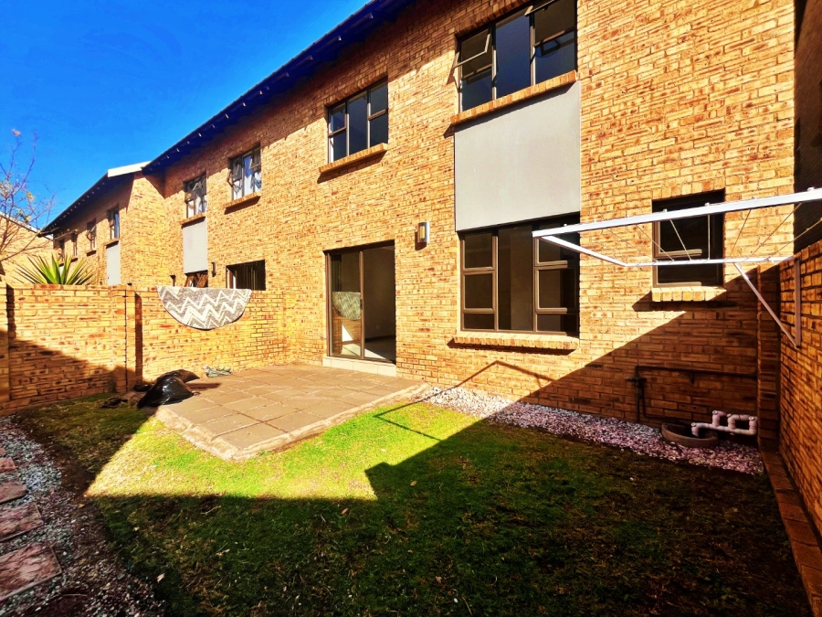 To Let 3 Bedroom Property for Rent in Scarlet Park Gauteng