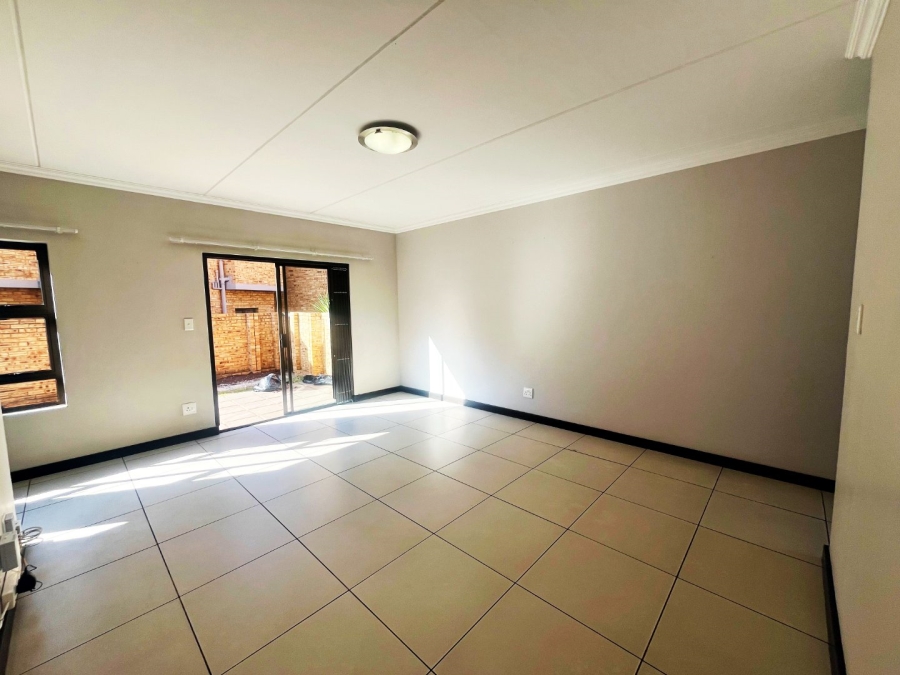 To Let 3 Bedroom Property for Rent in Scarlet Park Gauteng