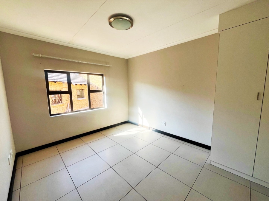 To Let 3 Bedroom Property for Rent in Scarlet Park Gauteng