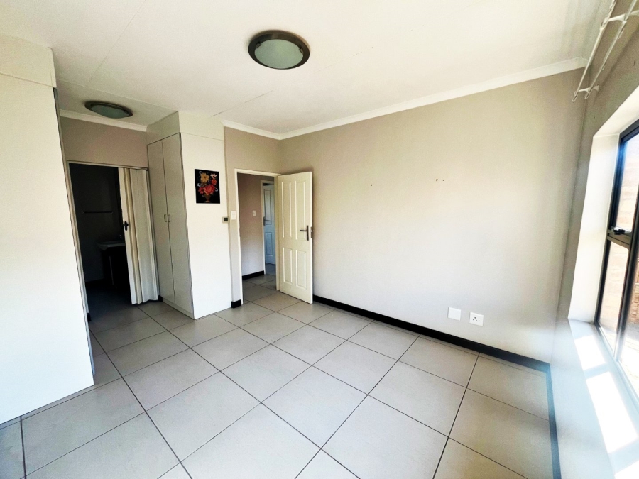 To Let 3 Bedroom Property for Rent in Scarlet Park Gauteng