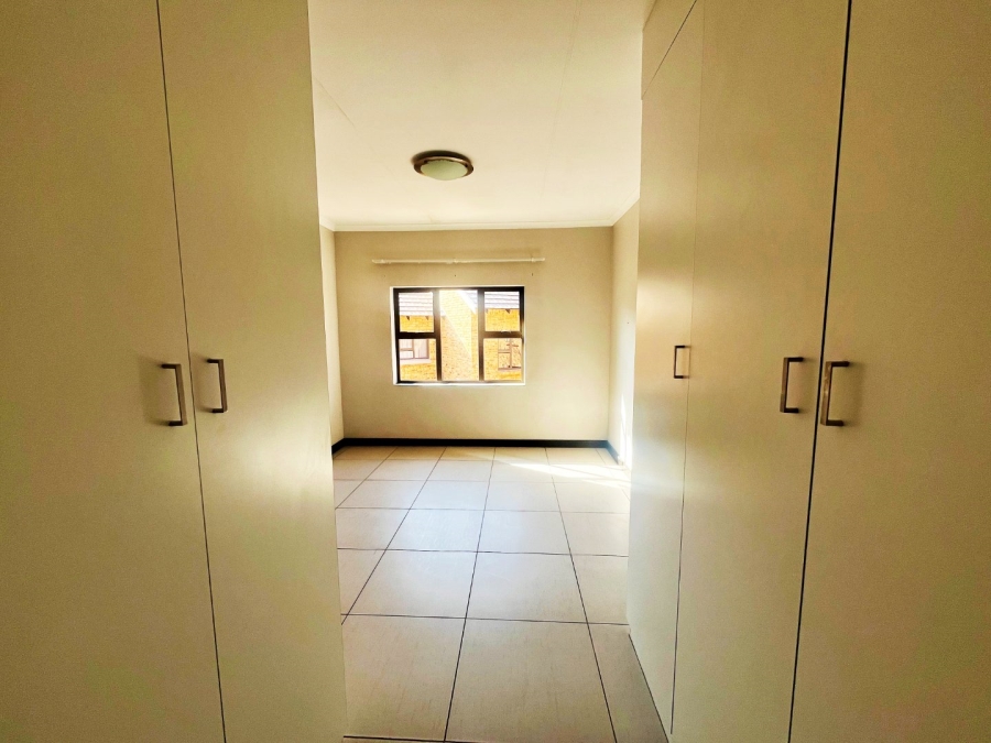 To Let 3 Bedroom Property for Rent in Scarlet Park Gauteng