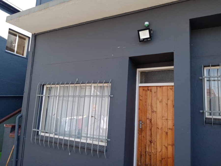 62 Bedroom Property for Sale in Brixton Gauteng