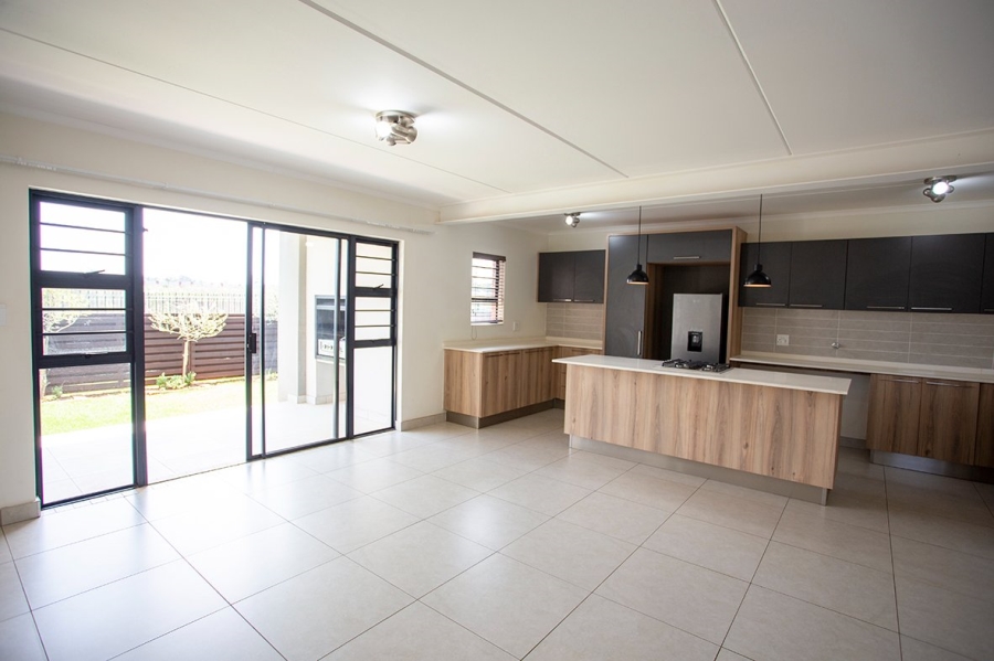 To Let 3 Bedroom Property for Rent in Glen Marais Gauteng