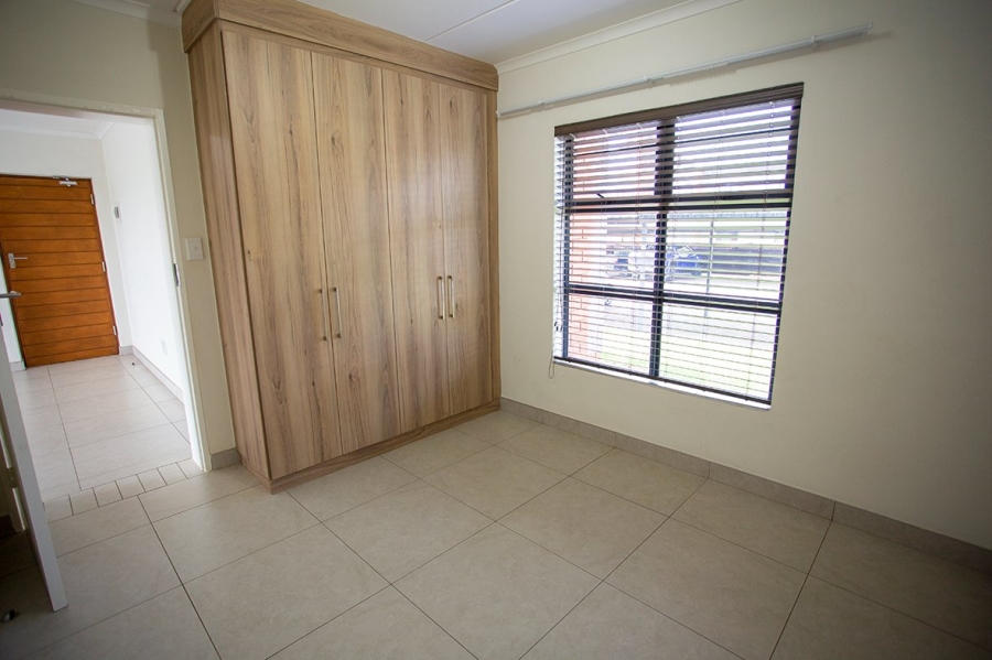 To Let 3 Bedroom Property for Rent in Glen Marais Gauteng