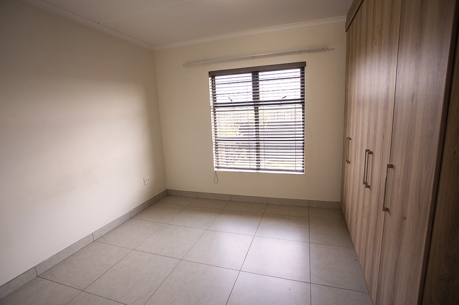 To Let 3 Bedroom Property for Rent in Glen Marais Gauteng