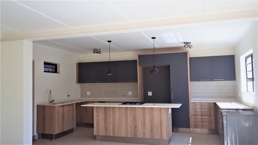 To Let 3 Bedroom Property for Rent in Glen Marais Gauteng