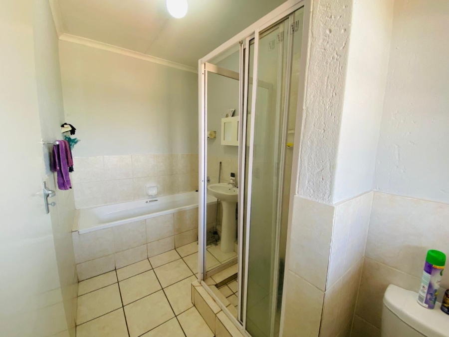 To Let 2 Bedroom Property for Rent in Comet Gauteng