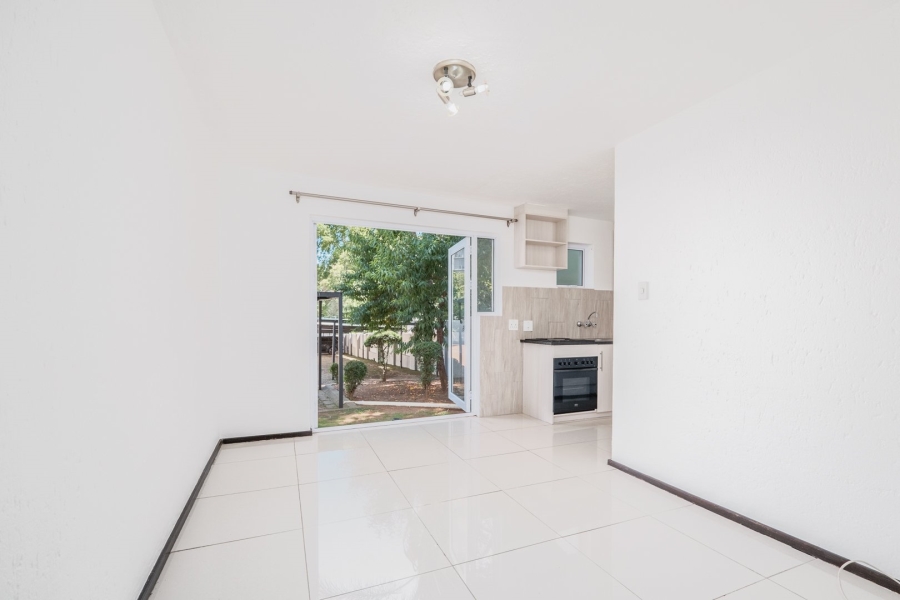 To Let 1 Bedroom Property for Rent in Sandown Gauteng