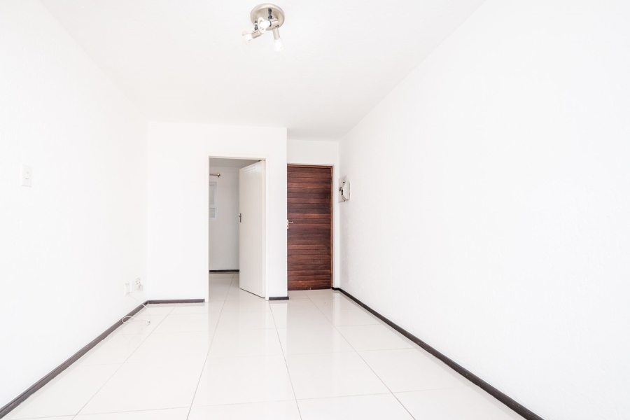 To Let 1 Bedroom Property for Rent in Sandown Gauteng