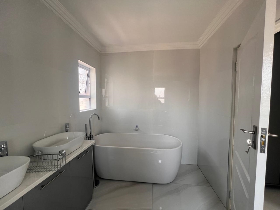 3 Bedroom Property for Sale in Riverspray Lifestyle Estate Gauteng