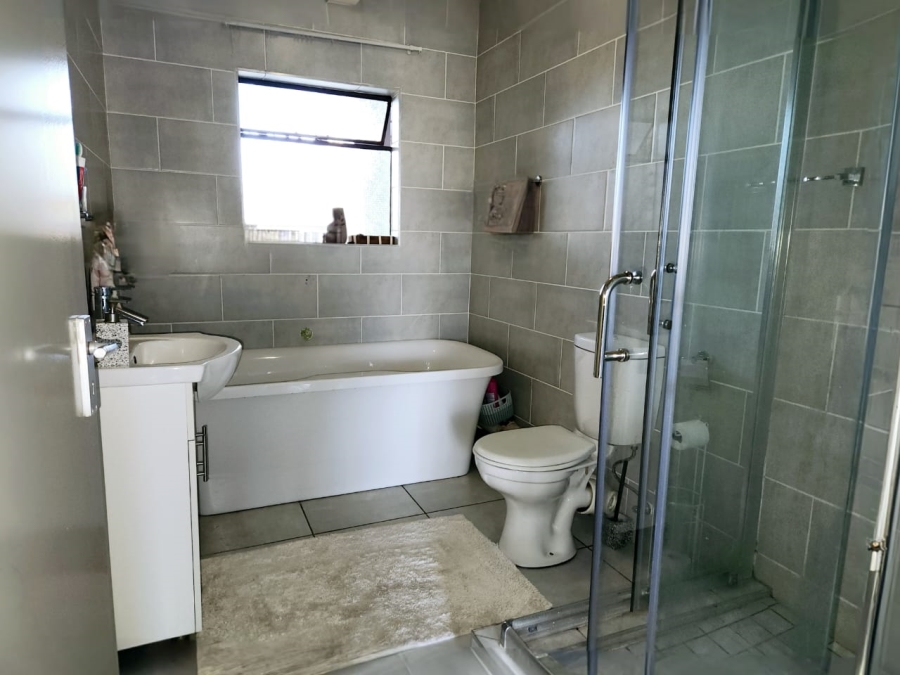 2 Bedroom Property for Sale in Eveleigh Gauteng