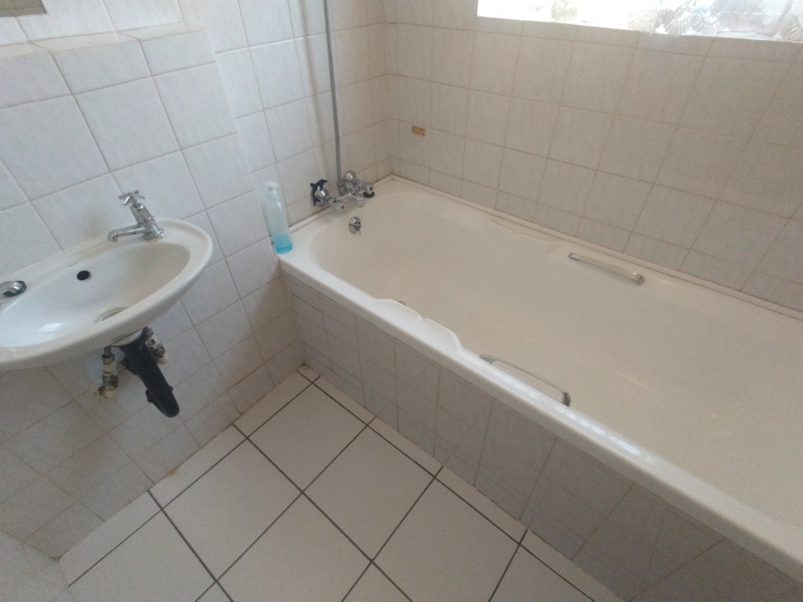 1 Bedroom Property for Sale in Observatory Gauteng