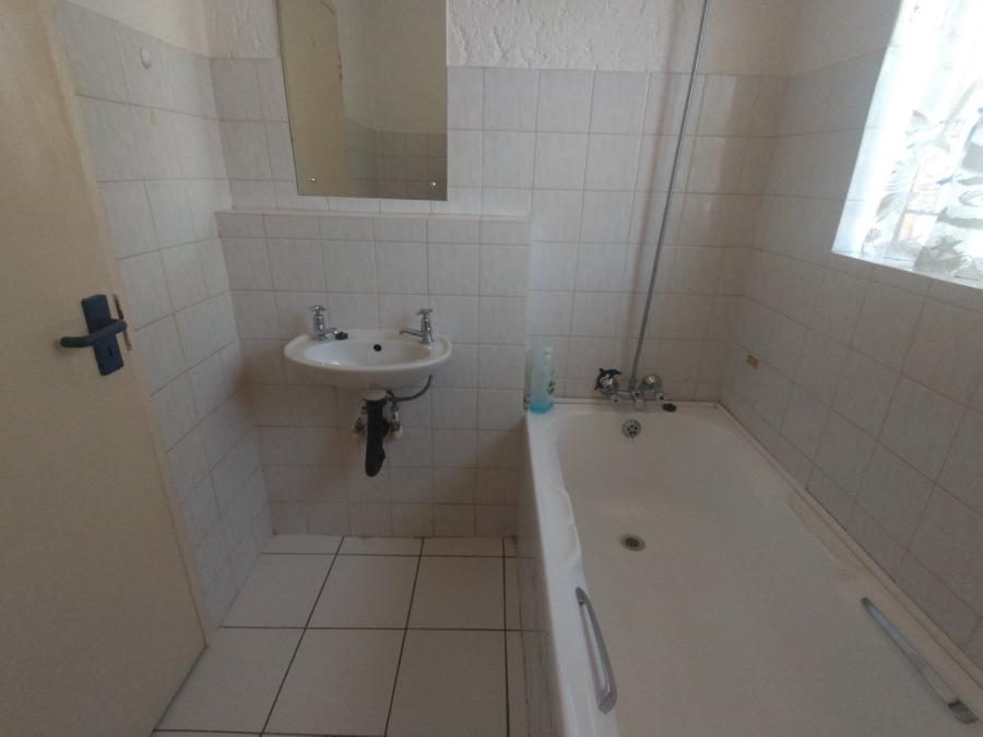 1 Bedroom Property for Sale in Observatory Gauteng