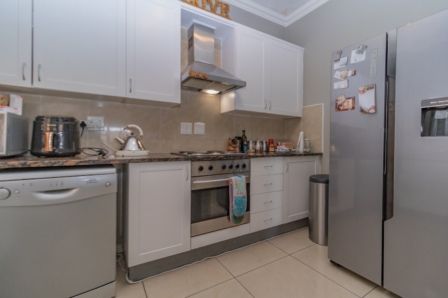 2 Bedroom Property for Sale in Greenstone Hill Gauteng