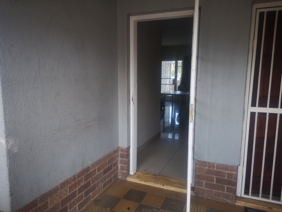 2 Bedroom Property for Sale in Wychwood Gauteng