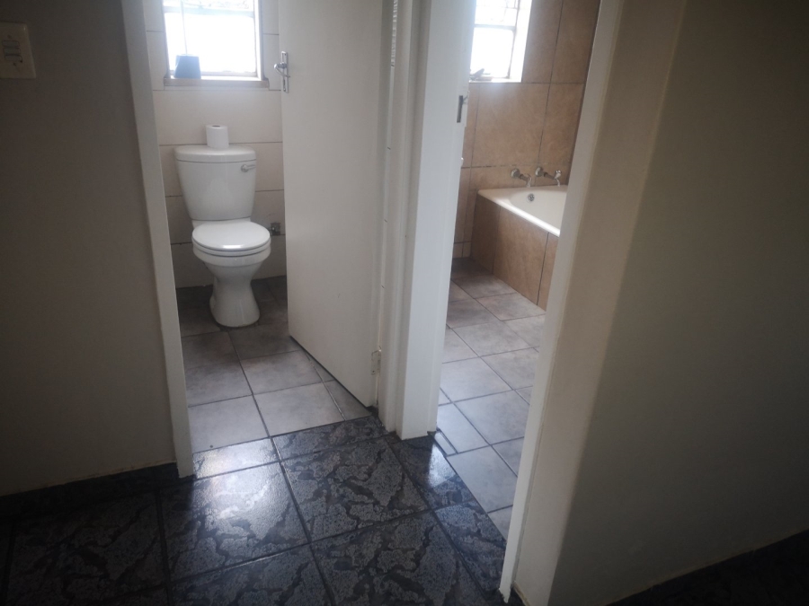 2 Bedroom Property for Sale in Wychwood Gauteng