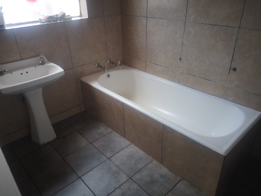 2 Bedroom Property for Sale in Wychwood Gauteng