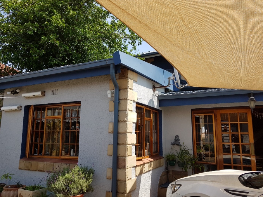 5 Bedroom Property for Sale in Kensington Gauteng