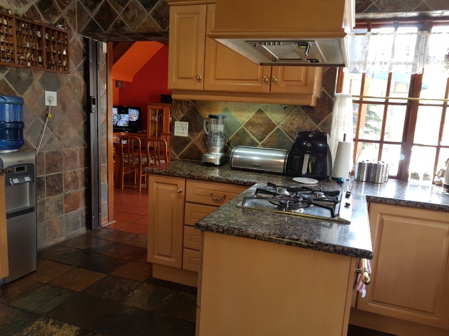 5 Bedroom Property for Sale in Kensington Gauteng