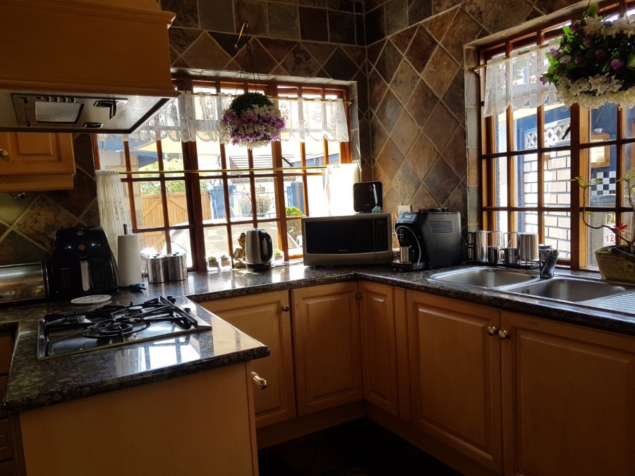 5 Bedroom Property for Sale in Kensington Gauteng