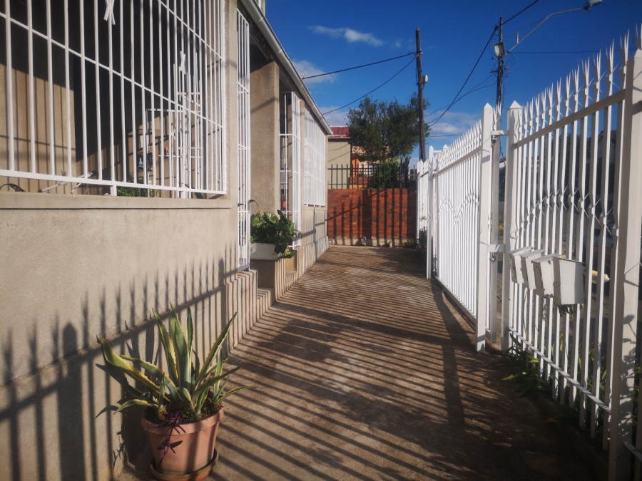 8 Bedroom Property for Sale in Troyeville Gauteng