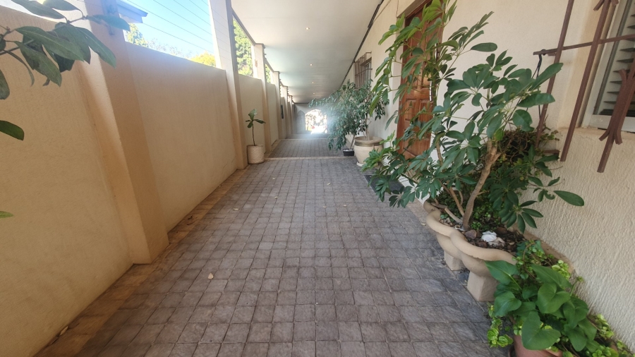 5 Bedroom Property for Sale in Kensington Gauteng