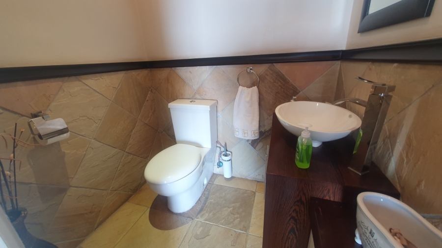5 Bedroom Property for Sale in Kensington Gauteng