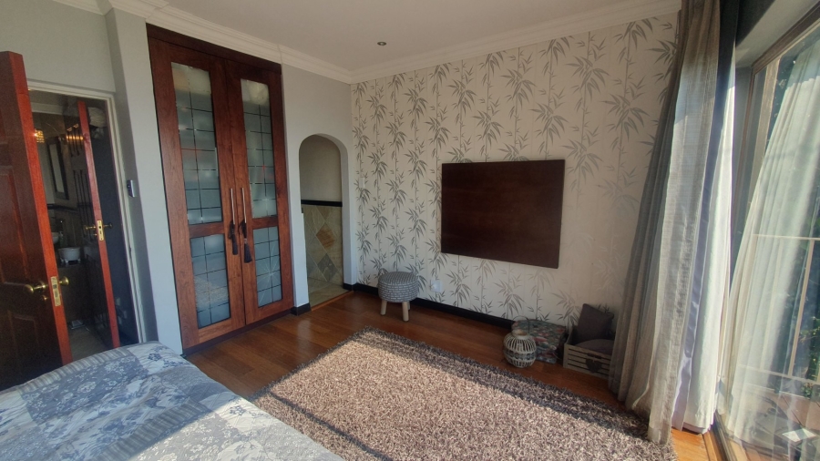 5 Bedroom Property for Sale in Kensington Gauteng