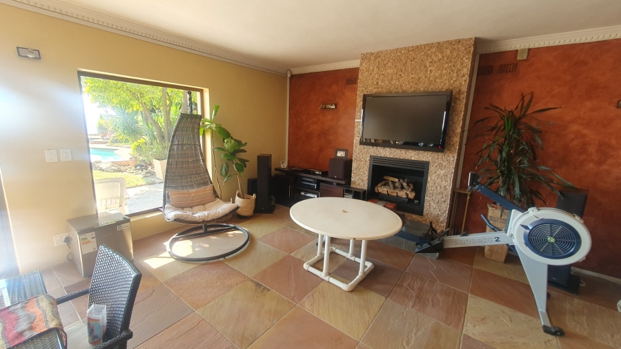 5 Bedroom Property for Sale in Kensington Gauteng