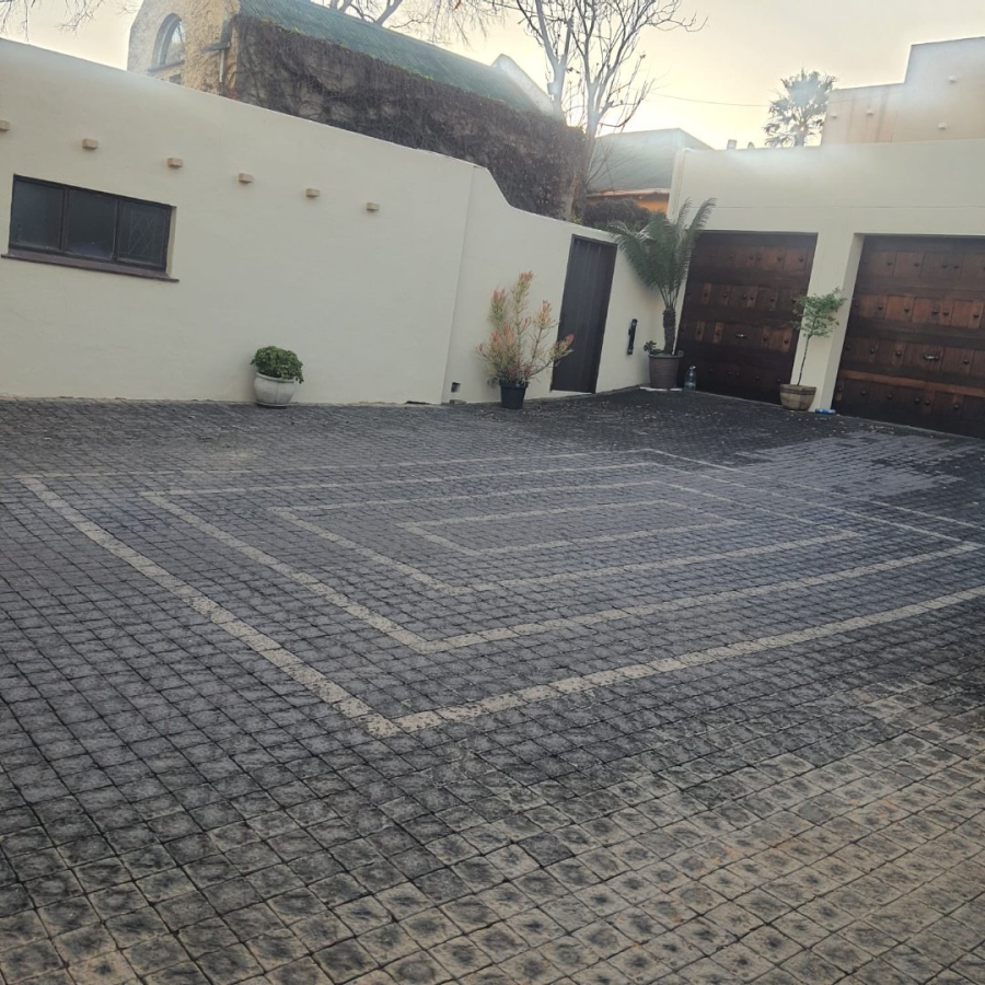 5 Bedroom Property for Sale in Kensington Gauteng