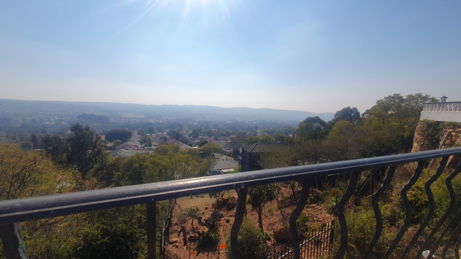 5 Bedroom Property for Sale in Kensington Gauteng