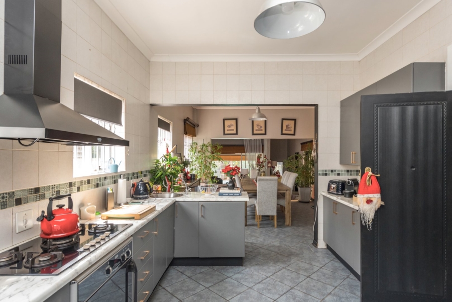 4 Bedroom Property for Sale in Kensington Gauteng