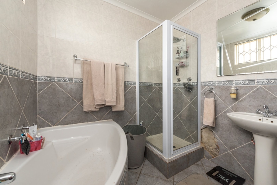 4 Bedroom Property for Sale in Kensington Gauteng