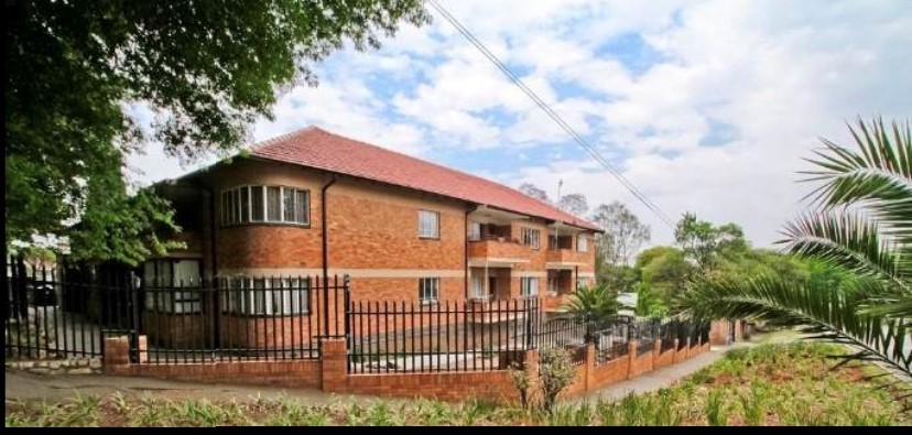 2 Bedroom Property for Sale in Cyrildene Gauteng