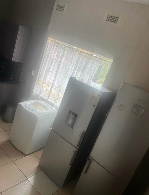 2 Bedroom Property for Sale in Cyrildene Gauteng