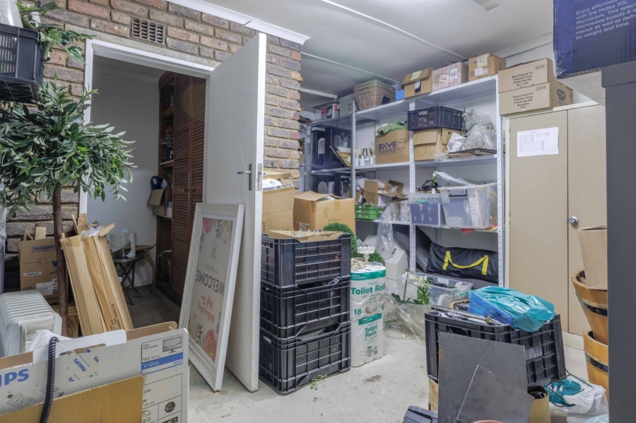 5 Bedroom Property for Sale in Eastleigh Gauteng