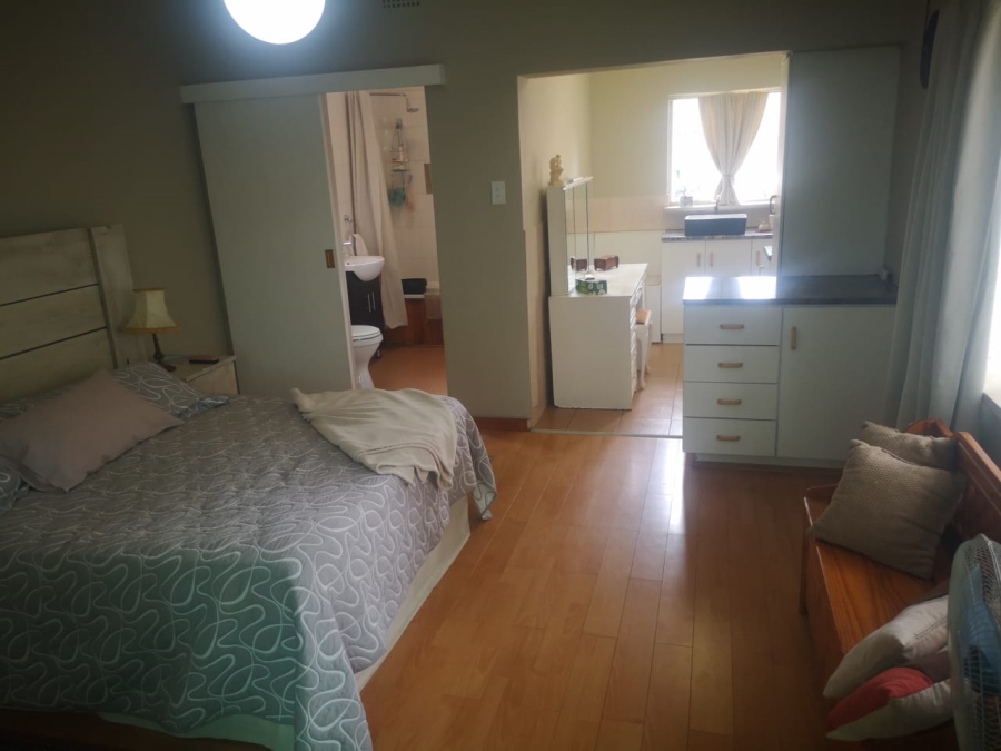 6 Bedroom Property for Sale in Primrose Hill Gauteng