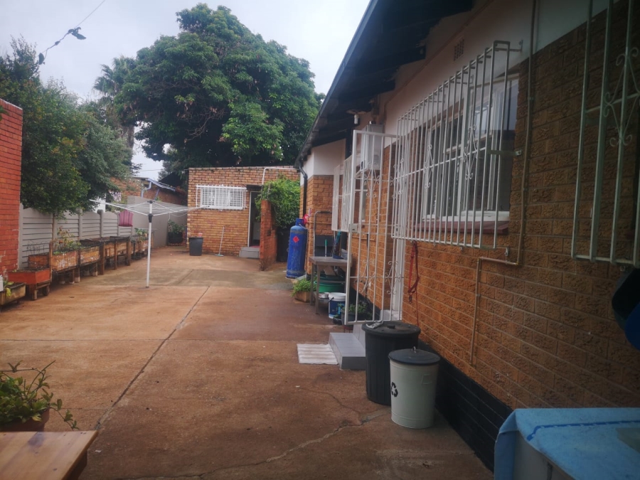 6 Bedroom Property for Sale in Primrose Hill Gauteng