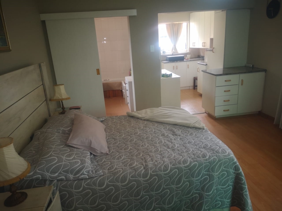 6 Bedroom Property for Sale in Primrose Hill Gauteng