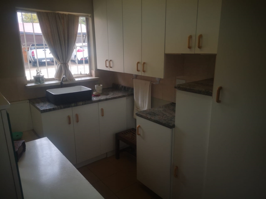 6 Bedroom Property for Sale in Primrose Hill Gauteng