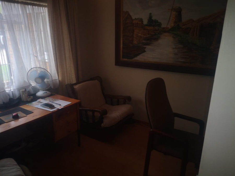 6 Bedroom Property for Sale in Primrose Hill Gauteng