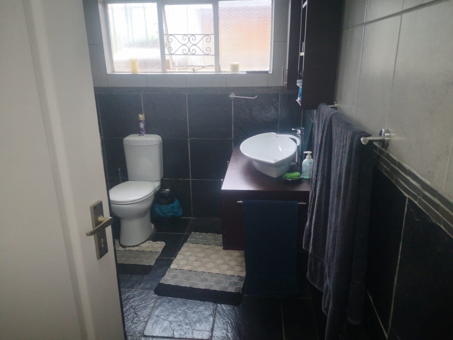 6 Bedroom Property for Sale in Primrose Hill Gauteng