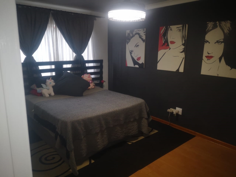 6 Bedroom Property for Sale in Primrose Hill Gauteng