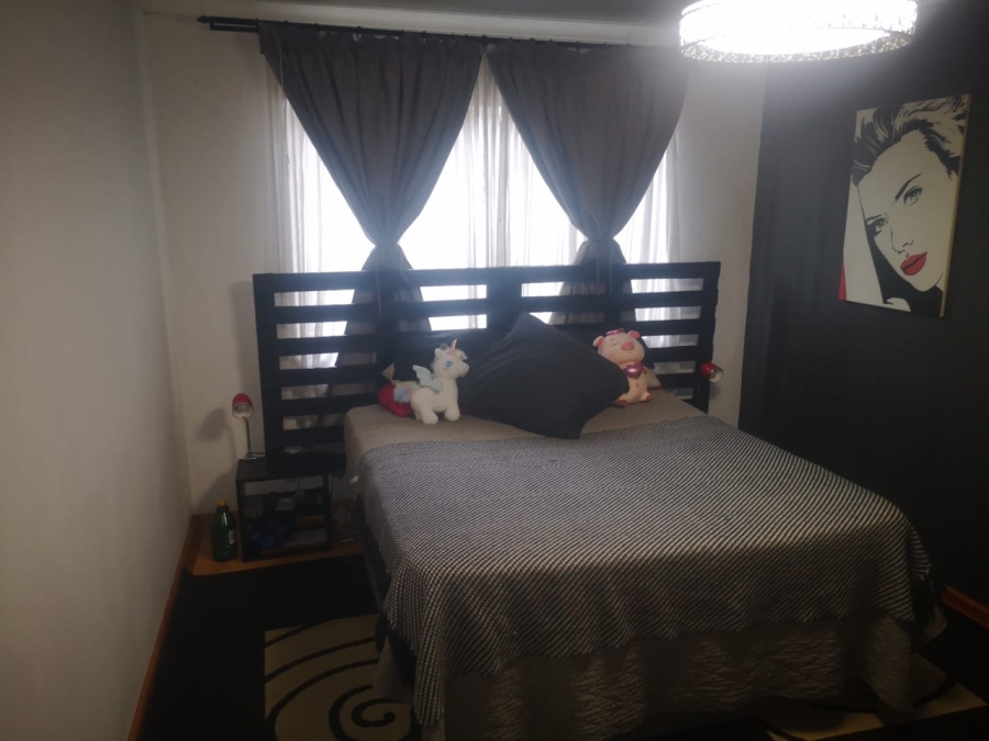 6 Bedroom Property for Sale in Primrose Hill Gauteng