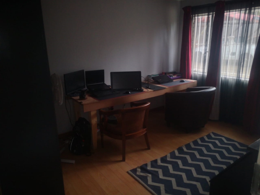 6 Bedroom Property for Sale in Primrose Hill Gauteng