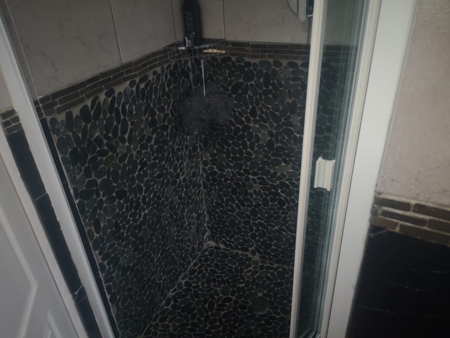 6 Bedroom Property for Sale in Primrose Hill Gauteng